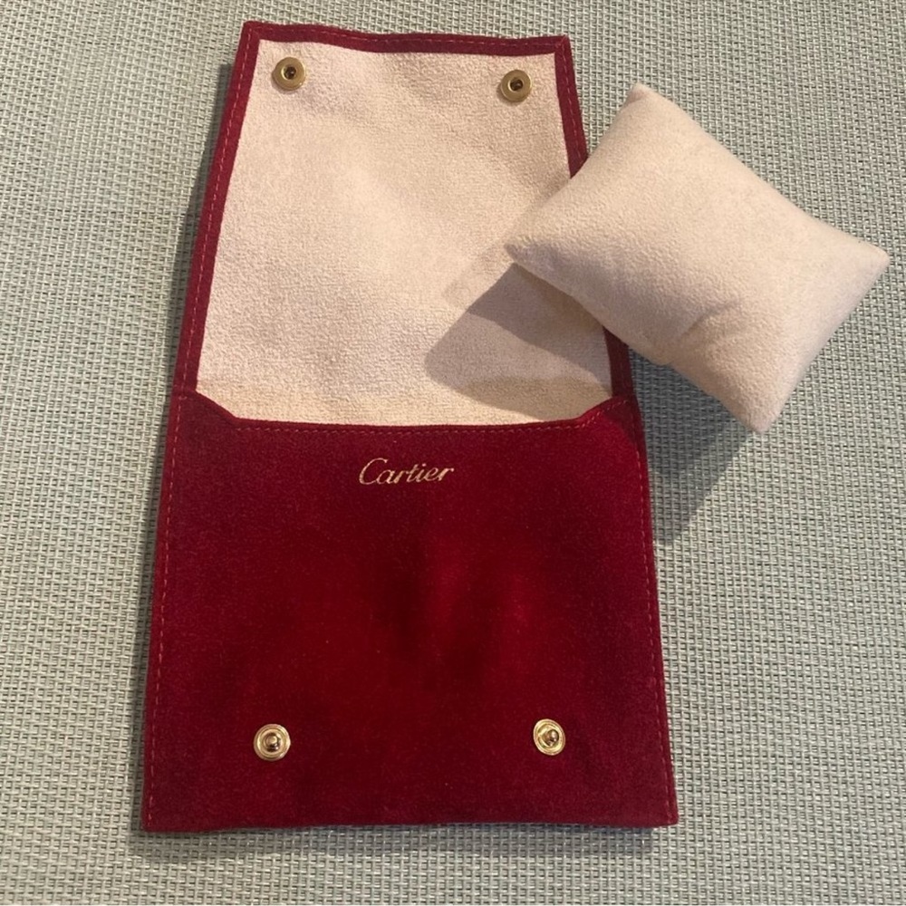 COPY - Cartier Genuine Watch Case Pouch & Cushion
Red Suede.